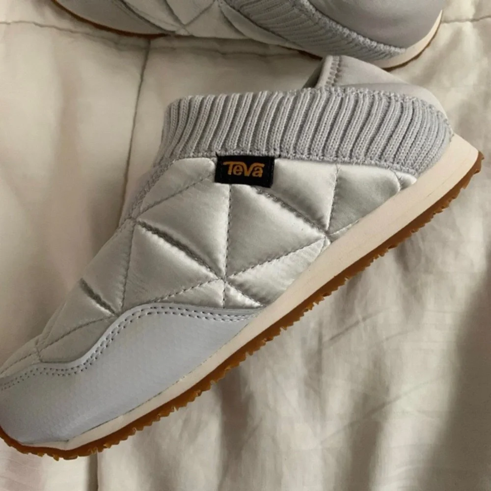 Teva Women's Reember Satinya Moccasin - Picture 8 of 11